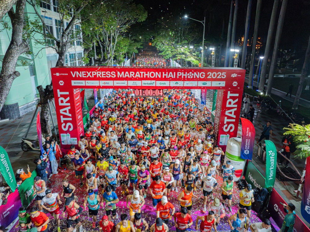 FPT continued to affirm its pioneering role in community building through a series of large-scale activities.