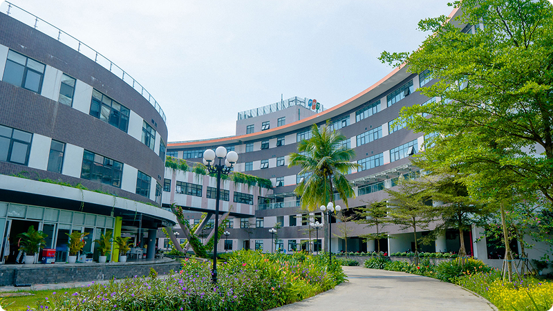 FPT Complex Da Nang is the first building in Vietnam to achieve the EDGE certification, thanks to solutions such as energy efficiency, rainwater harvesting, wastewater treatment, and high-efficiency air conditioning and lighting systems.